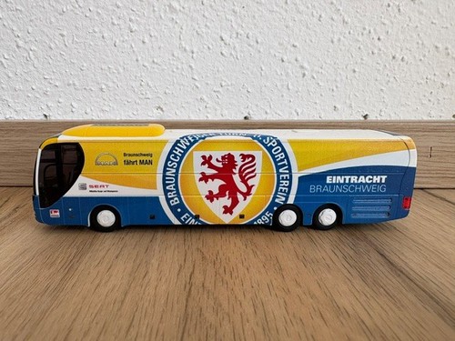 Mannschaftsbus eintracht - mannschaftsbus,